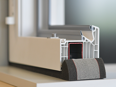 Hannoband-3E Easy beim Expandieren in der Fensterfuge